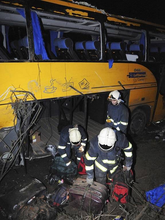 Nehoda autobusu společnosti Student Agency poblíž slovenského Trenčína.