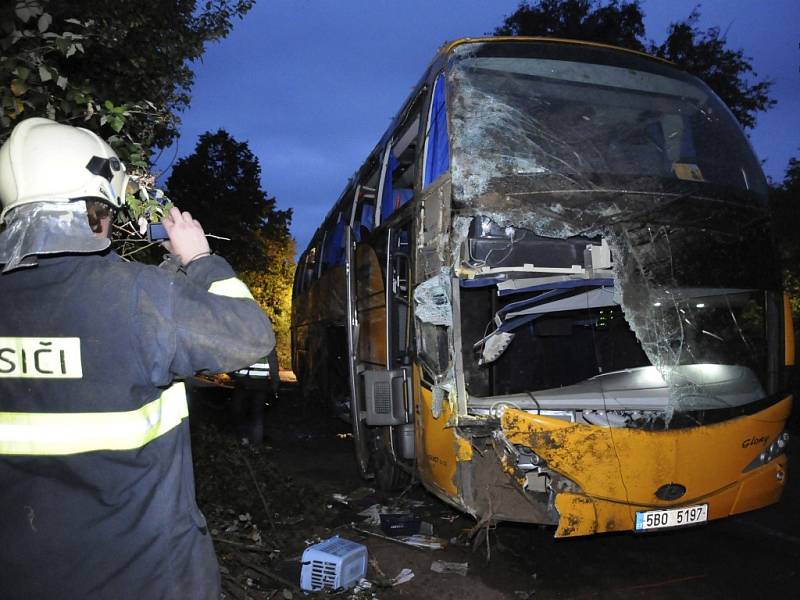 Nehoda autobusu společnosti Student Agency poblíž slovenského Trenčína.