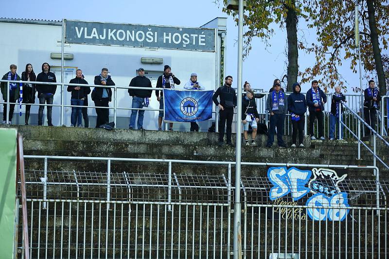 Brněnští fotbalisté (v červeném) na domácím trávníku zdolali Liberec 3:0.