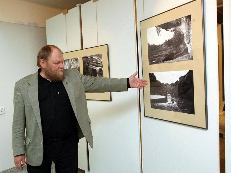 Výstava Karel Absolon – Fotografie - autor výstavy Martin Oliva.