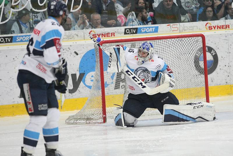 Semifinále hokejové extraligy mezi HC Bílí Tygři Liberec a HC Kometa Brno.