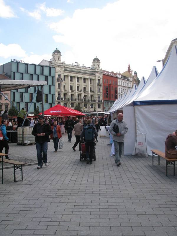 Slavnosti jídla na brněnském náměstí Svobody jsou součástí Festivalu v centru dění.