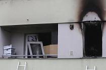 Požár panelového domu na Halasově náměstí v Lesné.