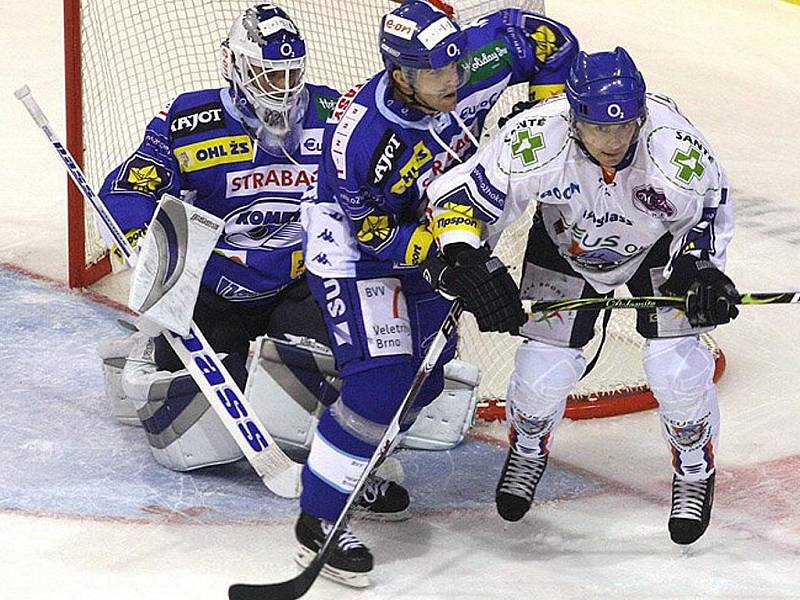 Hokejisté brněnské Komety marně hledají cestu z hluboké krize. Ve čtvrtém kole hokejové extraligy prohráli na ledě předposledního Kladna vysoko 0:4.