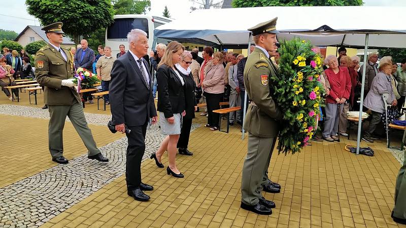 Dne 5. května zemřel profesor Jaroslav Vaculík ve věku 74 let. Poslední rozloučení s ekoná v pátek 14. května ve 14.45 hodin v obřadní síni krematoria v Jihlavské ulici.