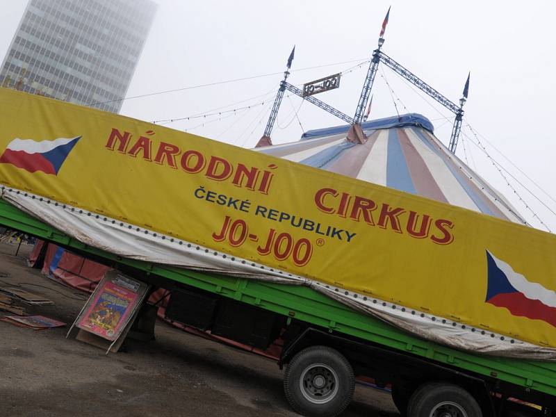 Cirkus Jo-Joo.