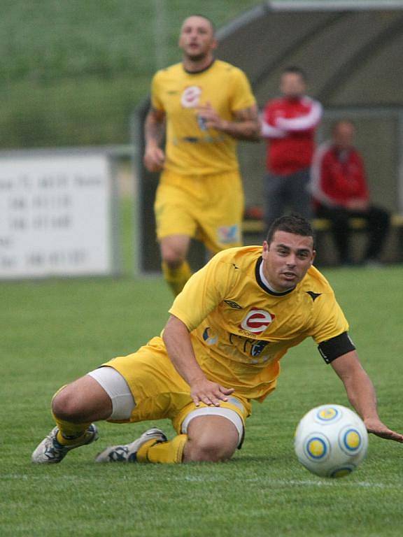 Fotbalisté Slovanu Rosice Šustr a Malata.