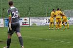 Fotbalisté Slovanu Rosice v závěrečném třicátém kole divize D zdolali doma dvěma góly Šustra 2:0 Vrchovinu. 