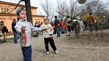 Turnaj v tradičním francouzském sportu pétanque.