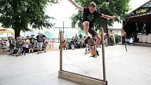 Sedmý ročník Statek Skate Contestu přilákal v sobotu na známou znojemskou pivní zahrádku Na Statku dvě desítky borcl, kteří za doprovodu hudby předváděli show.