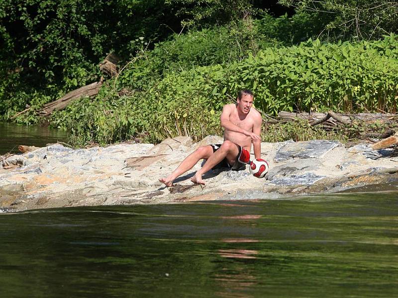 Při fotbalovém utkání I.A třídy mezi týmy Veverské Bitýšky a Zbýšovem došlo ke kuriózní situaci.