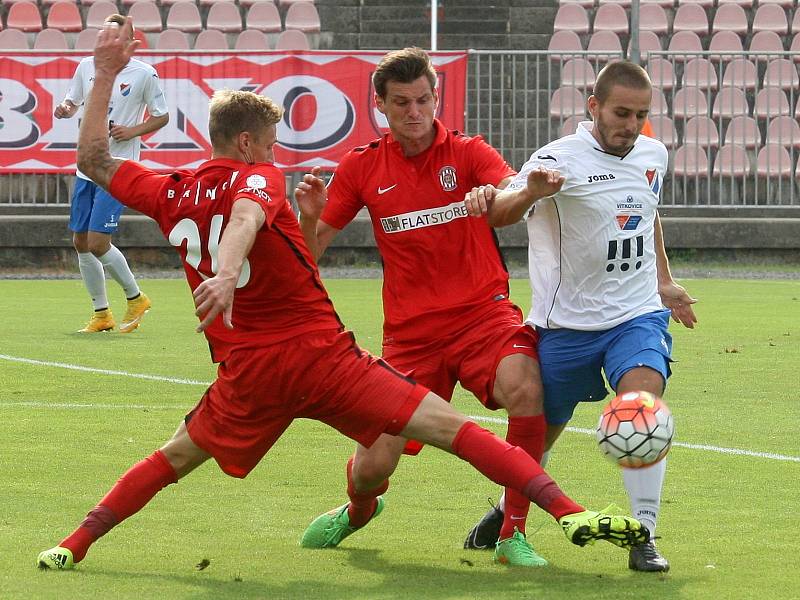 Fotbalisté Zbrojovky Brno (v červeném) porazili Baník Ostrava 2:1.