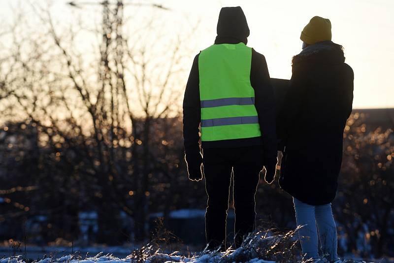 Protest aktivistů skupiny Brno Chicken Save v Modřicích proti zabíjení zvířat.