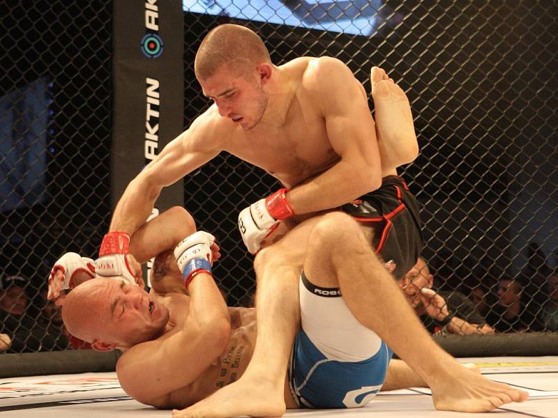MMA Cage Fight v Brně.