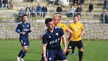 Fotbalisté Slovanu Rosice (ve žlutém) zdolali ve 24. kole MSFL tým Vrchoviny 3:0