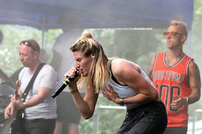 Zámecký park v Blansku ovládl v sobotu už počtvrté hudební festival Morava Park Fest. Na pódiu vystoupila například zpěvačka Anna K, Jiří Macháček se skupinou Mig 21 nebo kapela Wohnout.