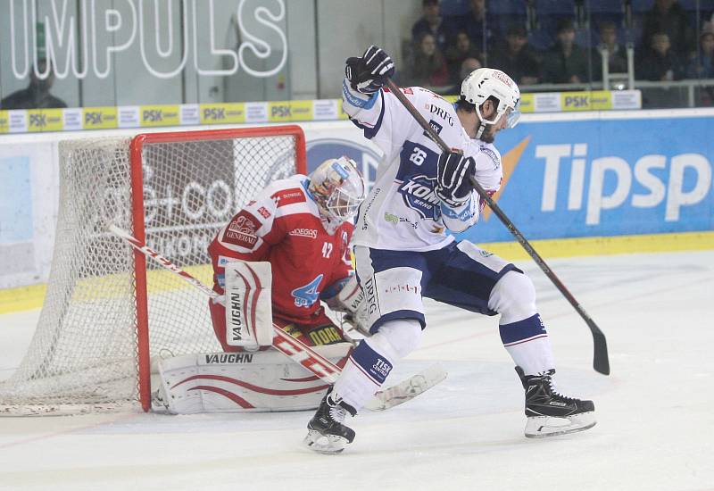 Ve třináctém kole hokejové extraligy Kometa přehrála Olomouc 5:3.