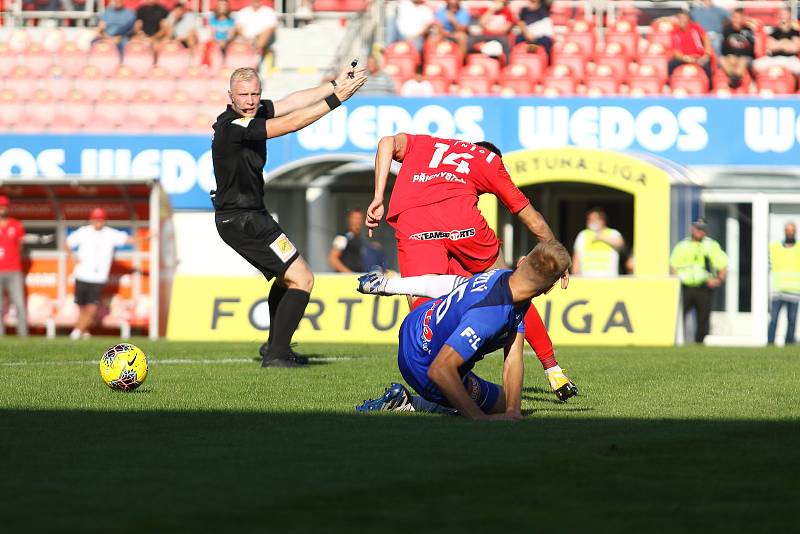 4. kolo FORTUNA:LIGY: FC Zbrojovka Brno (červená - Přichystal) - SK Sigma Olomouc 2:4.