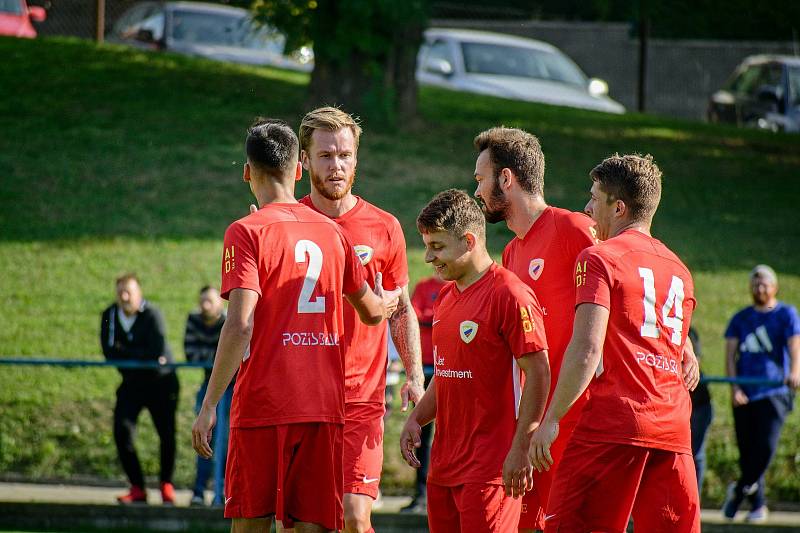 Bohuničtí fotbalisté (v červeném) přehráli v brněnském derby Moravskou Slavii jasně 4:0.