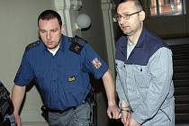 Brněnský krajský soud znovu řešil kauzu pětice padělatelů, kteří před pěti lety zpronevěřili miliony korun v leasingových podvodech.