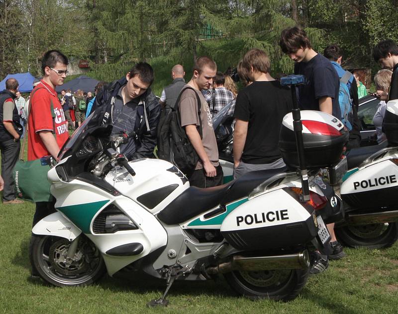 Na začínající a budoucí motorkáře se zaměřili policisté, kteří v úterý dopoledne vyrazili do areálu Integrované střední školy automobilní v Křižíkově ulici v Brně.