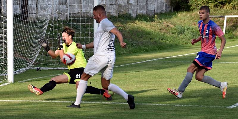 Fotbalový šoumen Petr Švancara se za Střelice uvedl dvěma góly proti FK Znojmo a pomohl k výhře 6:1.