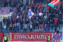 Do sektoru hostů na drnovickém stadionu při derby mezi domácím Vyškovem a Zbrojovkou zamířily stovky brněnských fanoušků.