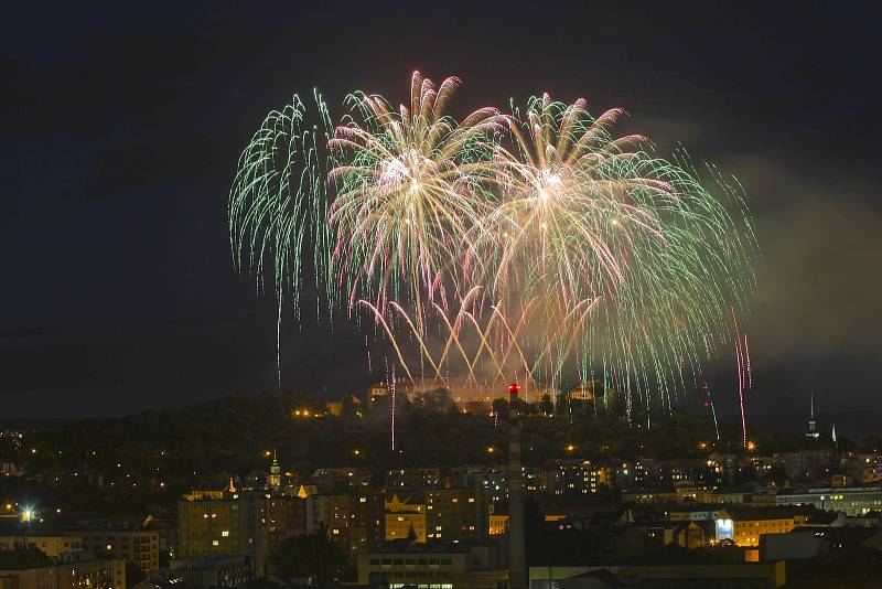 Populární festival ohňostrojů Ignis Brunensis letos oslaví pětadvacet let od založení. Na snímku ročník 2016.