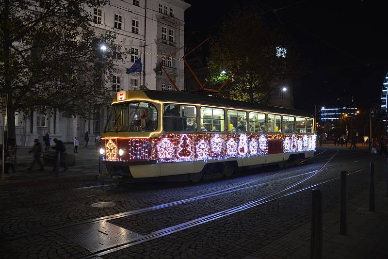 První víkend vánočních trhů roku 2020 v Brně.