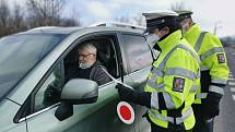 Policejní kontrola u Pasohlávek na Brněnsku mezi okresem Břeclav a Brno venkov.