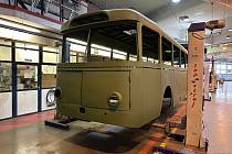 Pracovníci brněnského dopravního podniku se pustili do obnovy trolejbusu 9Tr z roku 1980.