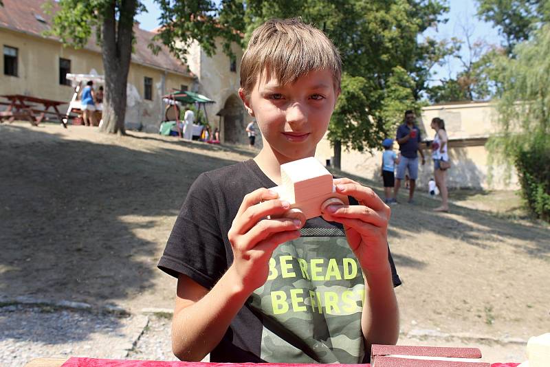 Hrad Veveří patřil v sobotu milovníkům Keltů. Návštěvníci si mohli vyzkoušet, jak tento národ žil, nebo si poslechnout různé hudební soubory.