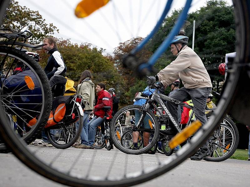 Cyklisté projeli na protest Brnem. Chtěli více místa 