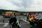 Dopravní nehoda dvou osobních automobilů na křižovatce mezi Ostravačicemi a Rosicemi. Ke srážce došlo v pátek odpoledne.