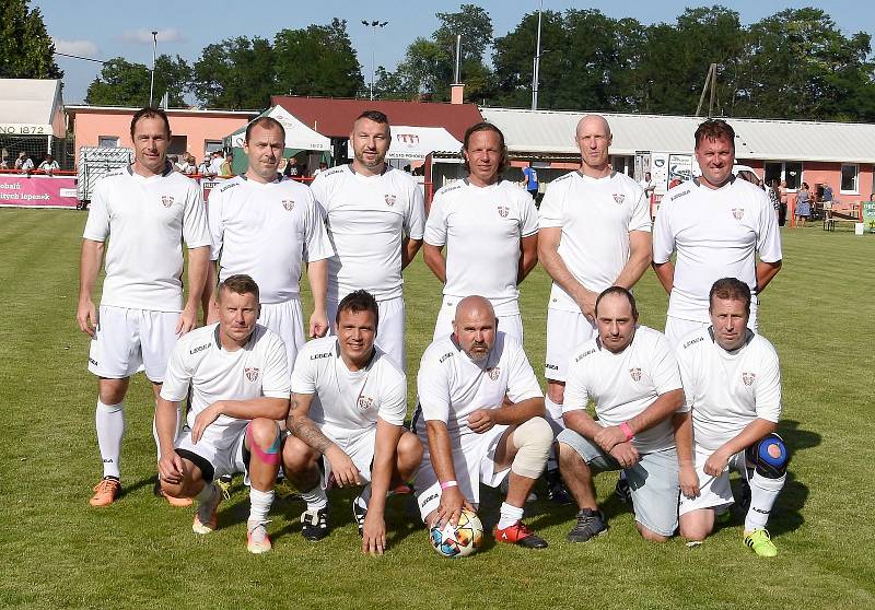 Hlavním tahákem oslav stého výročí založení pohořelického klubu byl zápas mezi bývalými hráči Pohořelic a staré gardy Zbrojovky Brno. Zahrály si i celebrity.
