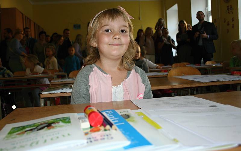 Na šedesát dětí nastoupilo do první třídy na znojemské základní škole na náměstí Republiky.