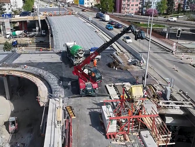 Pohled na opravy brněnského mostu Otakara Ševčíka.