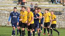 Fotbalisté Slovanu Rosice (ve žlutém) zdolali ve 24. kole MSFL tým Vrchoviny 3:0