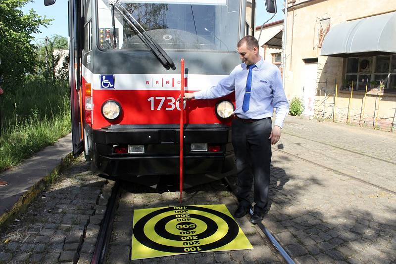 Řidiči brněnského dopravního podniku v pondělí od rána trénovali na soutěž řidičů tramvají, která se koná v sobotu v Lipsku.