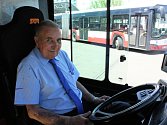 Nejčastějším důvodem konce řidičů autobusů je odchod do důchodu. Ilustrační foto.