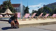 Brno 31.7.2020 - nové odpočinkové molo u kašny na Moravském náměstí