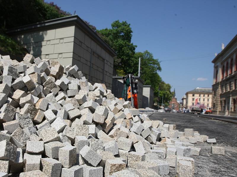 Rekonstrukce Husovy a Pekařské ulice.