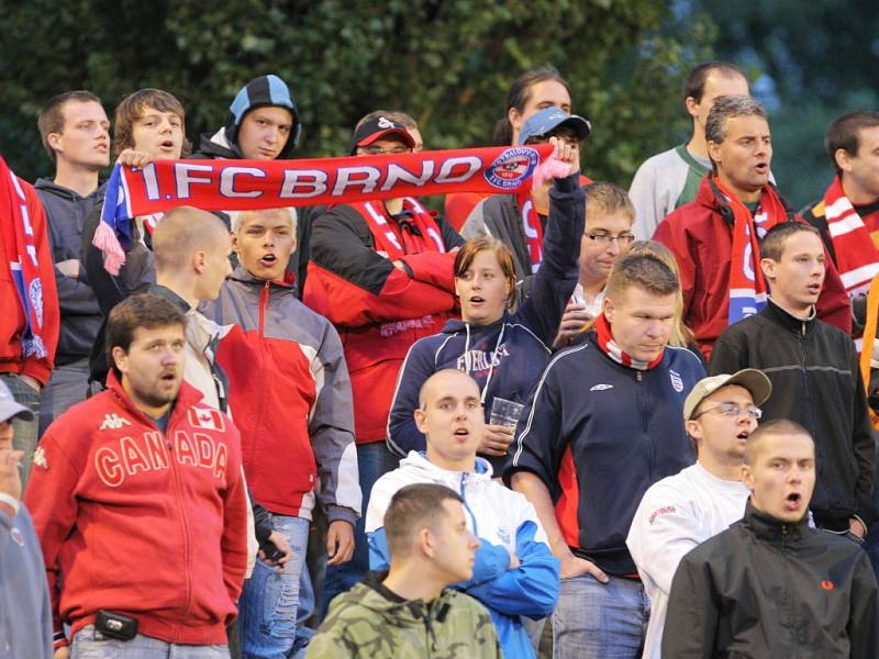 Atraktivní zápas 3. kola fotbalové ligy skončil v Ostravě remízou, která se více zamlouvala hostujícímu Brnu. Domácí byli lepší hlavně v prvním poločase, lídr tabulky zlobil zase po přestávce.