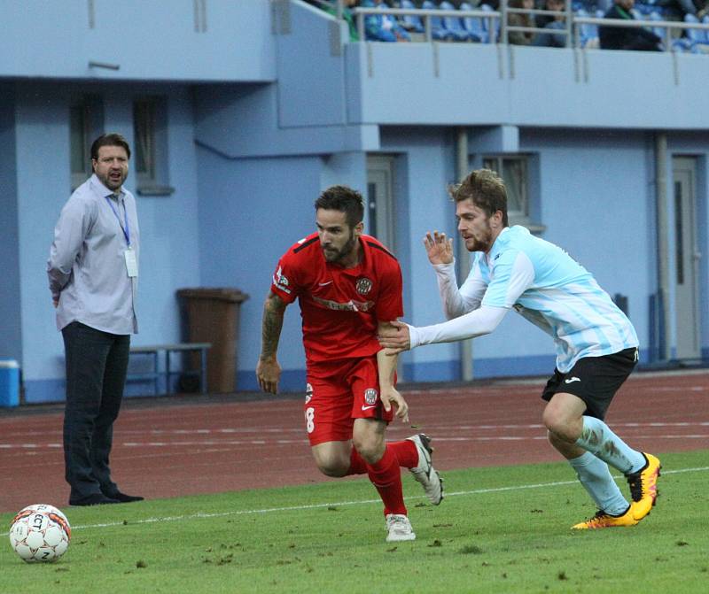 Jednoznačně vyhráli, i když úvodní minuty tomu nenapovídaly. Fotbalisté brněnské Zbrojovky se dostali v Mol Cupu mezi šestnáct nejlepších týmů. Ve středu ve třetím kole zvládli duel na hřišti druholigového Ústí nad Labem.