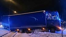 Sněžení a námraza na jihu Moravy způsobily řadu dopravních nehod.