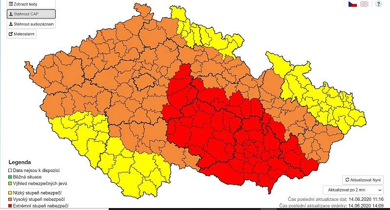 Meteorologové z Českého hydrometeorologického ústavu zpřísnili pro Jihomoravský kraj a kraj Vysočina výstrahu na extrémní stupeň nebezpečí.