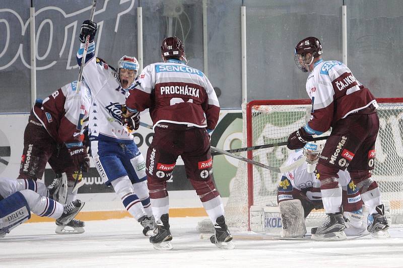 Kometa neudržela dvoubrankové vedení a se Spartou prohrála za Lužánkami 2:4.