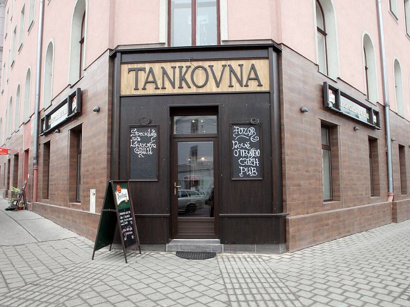 Nedávno otevřená Tankovna. 