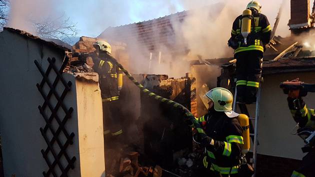 Požár přístavku rodinného domu v Sokolnicích na Brněnsku