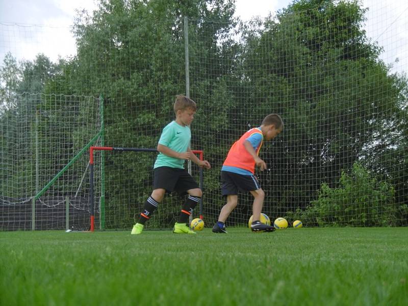 Fotbalový kemp Petra Švancary v Rosicích má letos jubilejní desátý ročník.